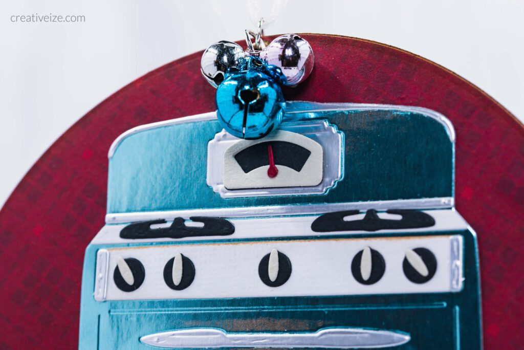 Tim Holtz Sizzix Retro Oven - Detail bells